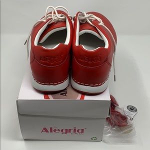 Alegria Women's Essence Casual Oxford